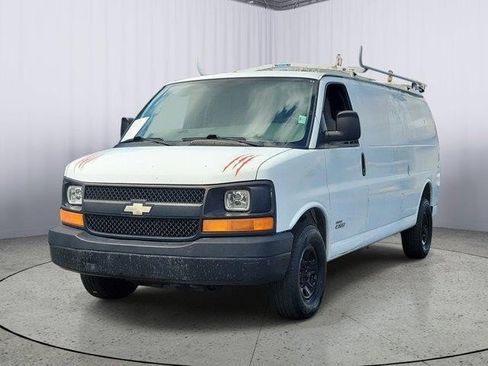 Used 2006 Chevrolet Express 2500 Extended w/ Power and Light Package RWD image 3