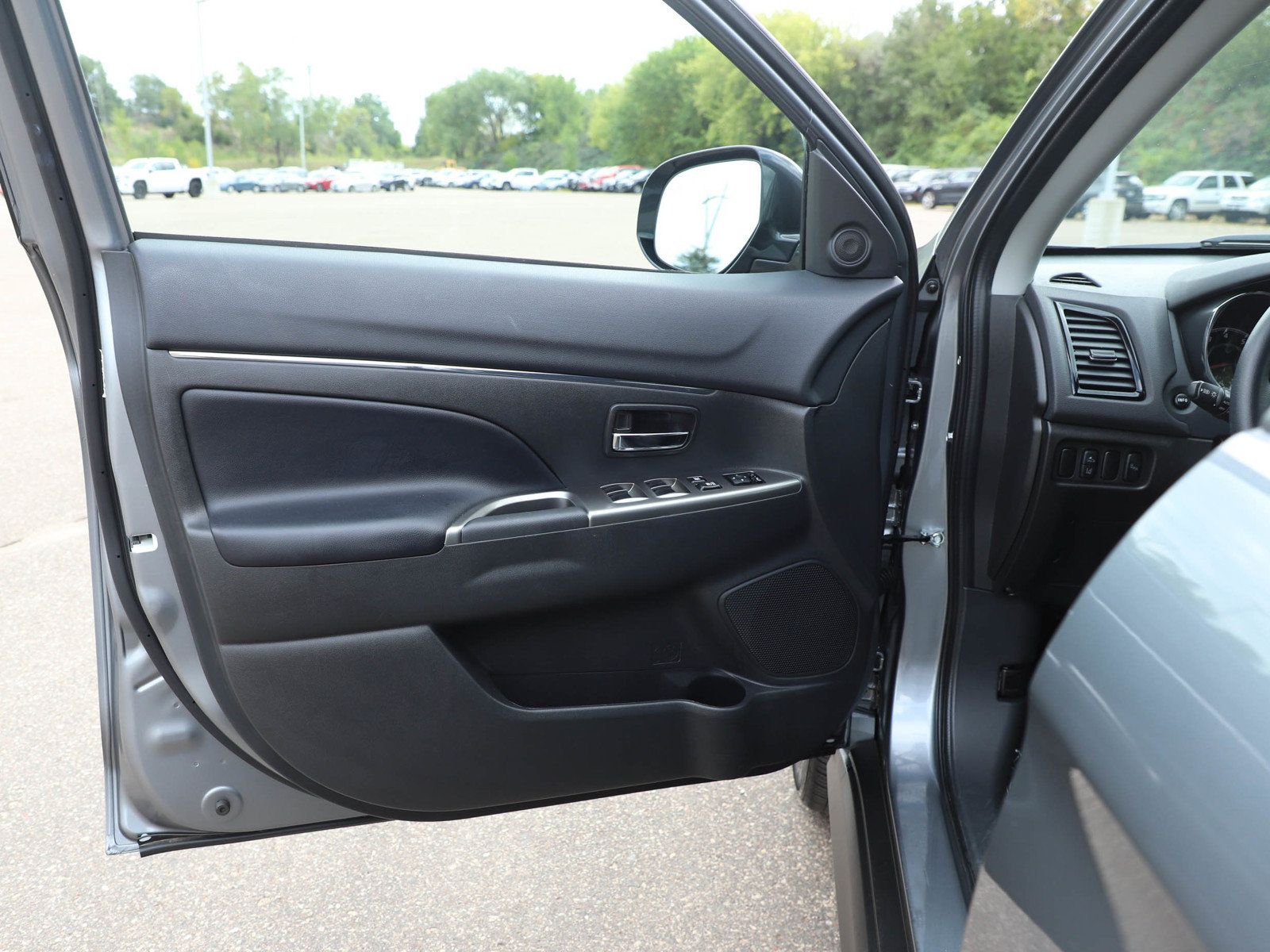 Used 2026 Mitsubishi Outlander Sport SE AWD/4WD image 17