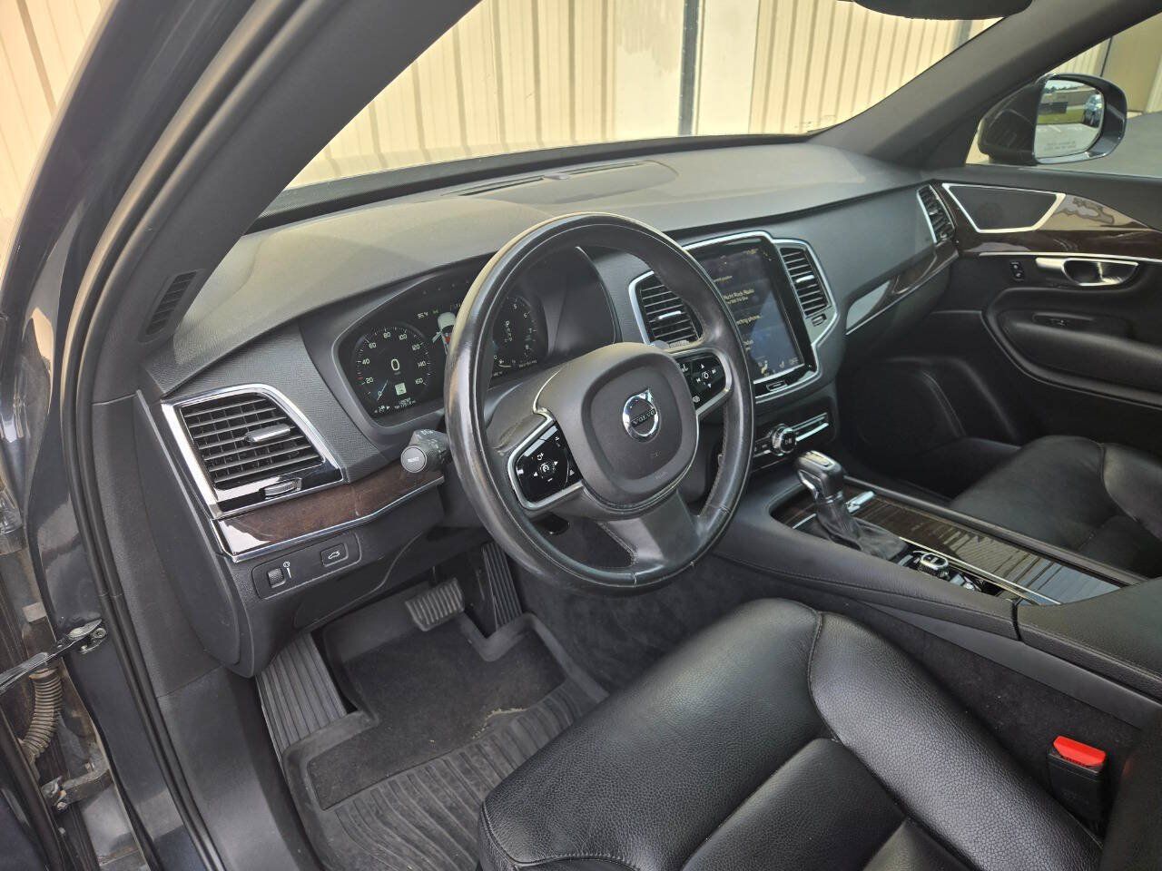 Used 2017 Volvo XC90 T6 Momentum w/ Vision Package AWD/4WD image 12