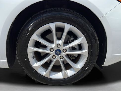 Used 2019 Ford Fusion SE FWD image 10