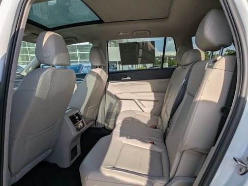 Certified 2023 Volkswagen Atlas SE FWD image 17