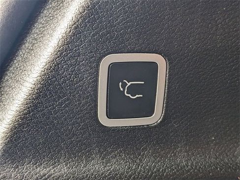 Certified 2021 Chrysler Pacifica Touring-L w/ S Appearance Package image 28