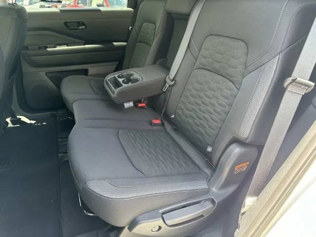 Certified 2025 Nissan Pathfinder SV AWD/4WD image 23