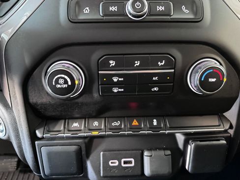 Certified 2022 Chevrolet Silverado 1500 Custom image 19