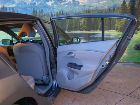 Used 2013 Honda Insight image 26