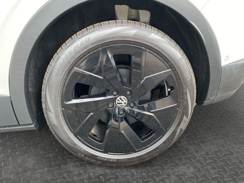 New 2026 Volkswagen ID.4 Pro S Plus AWD/4WD image 28