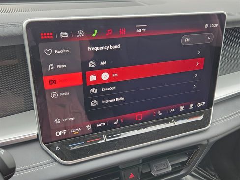 New 2026 Volkswagen Tiguan SE image 7