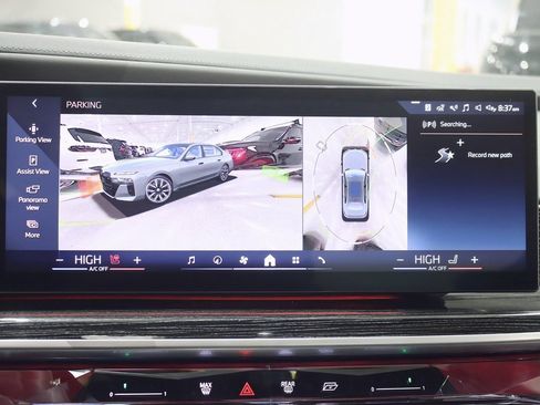 Used 2024 BMW i7 xDrive60 w/ Executive Package image 22