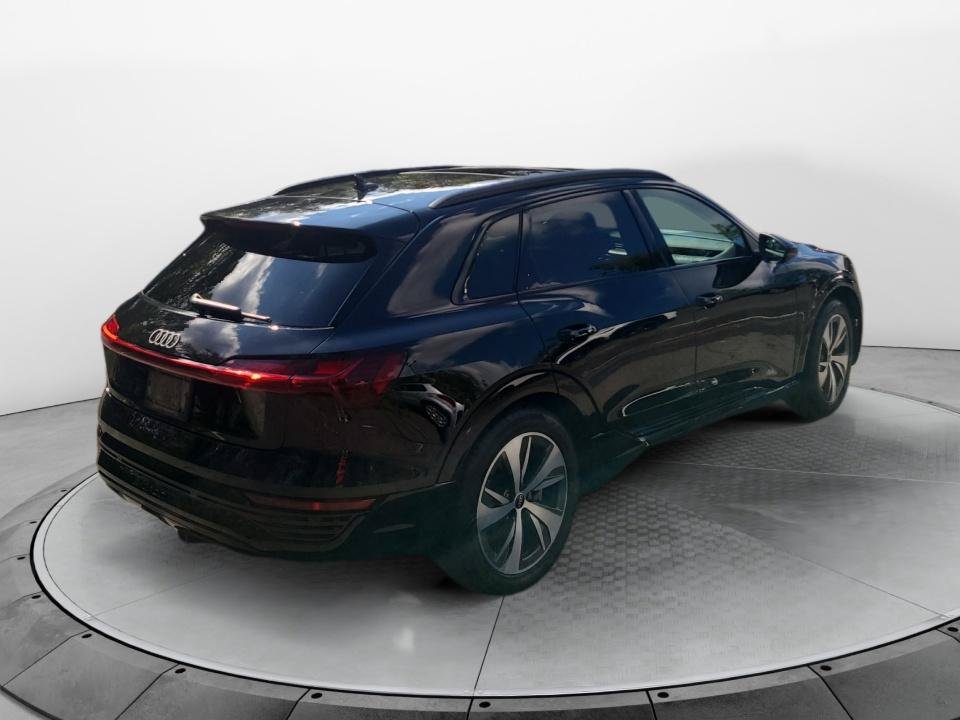 Used 2024 Audi Q8 e-tron Premium AWD/4WD image 7