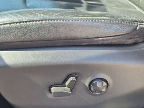 Certified 2022 Chrysler Pacifica Touring-L FWD image 17