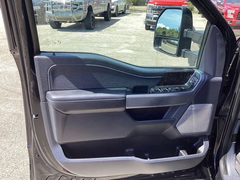 Used 2024 Ford F350 Lariat w/ Lariat Ultimate Package AWD/4WD image 36