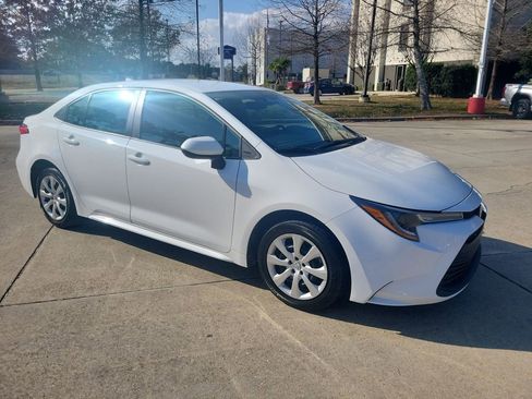 Used 2024 Toyota Corolla LE image 9