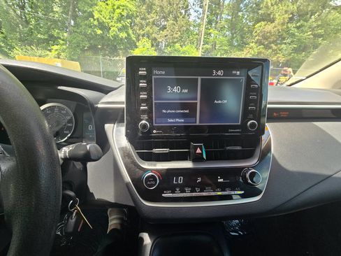 Used 2021 Toyota Corolla LE FWD image 14