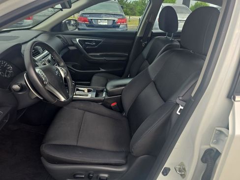 Used 2018 Nissan Altima 2.5 SR FWD image 11