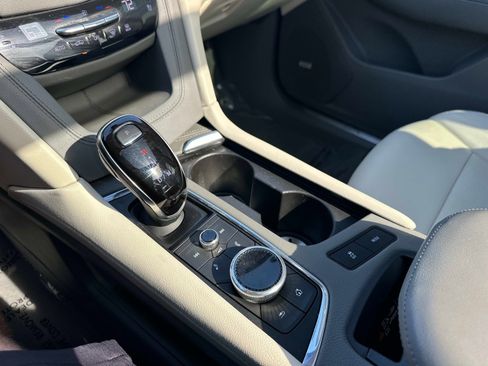 Used 2021 Cadillac XT5 Premium Luxury image 28