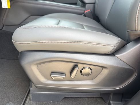 New 2025 Ford Explorer Active w/ Active Comfort Package image 13