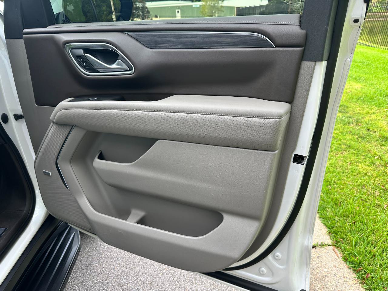 Used 2022 GMC Yukon SLT w/ SLT Premium Package RWD image 31