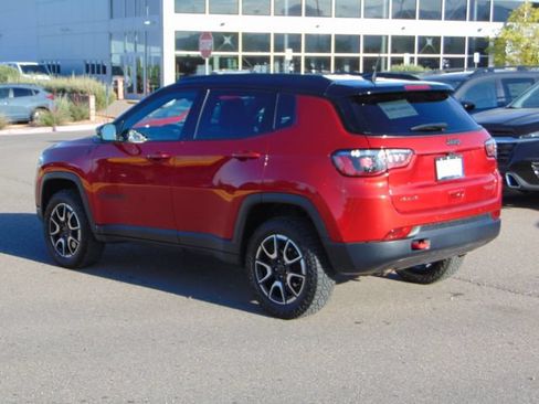 Used 2025 Jeep Compass Trailhawk AWD/4WD image 7