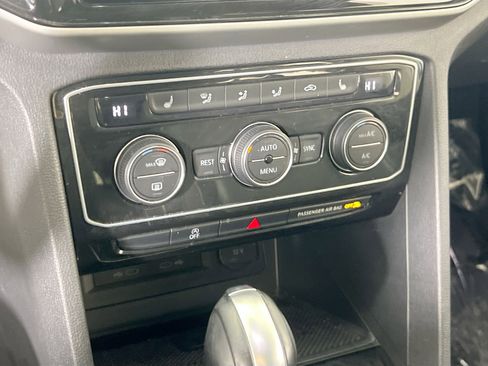 Used 2023 Volkswagen Atlas SEL image 16