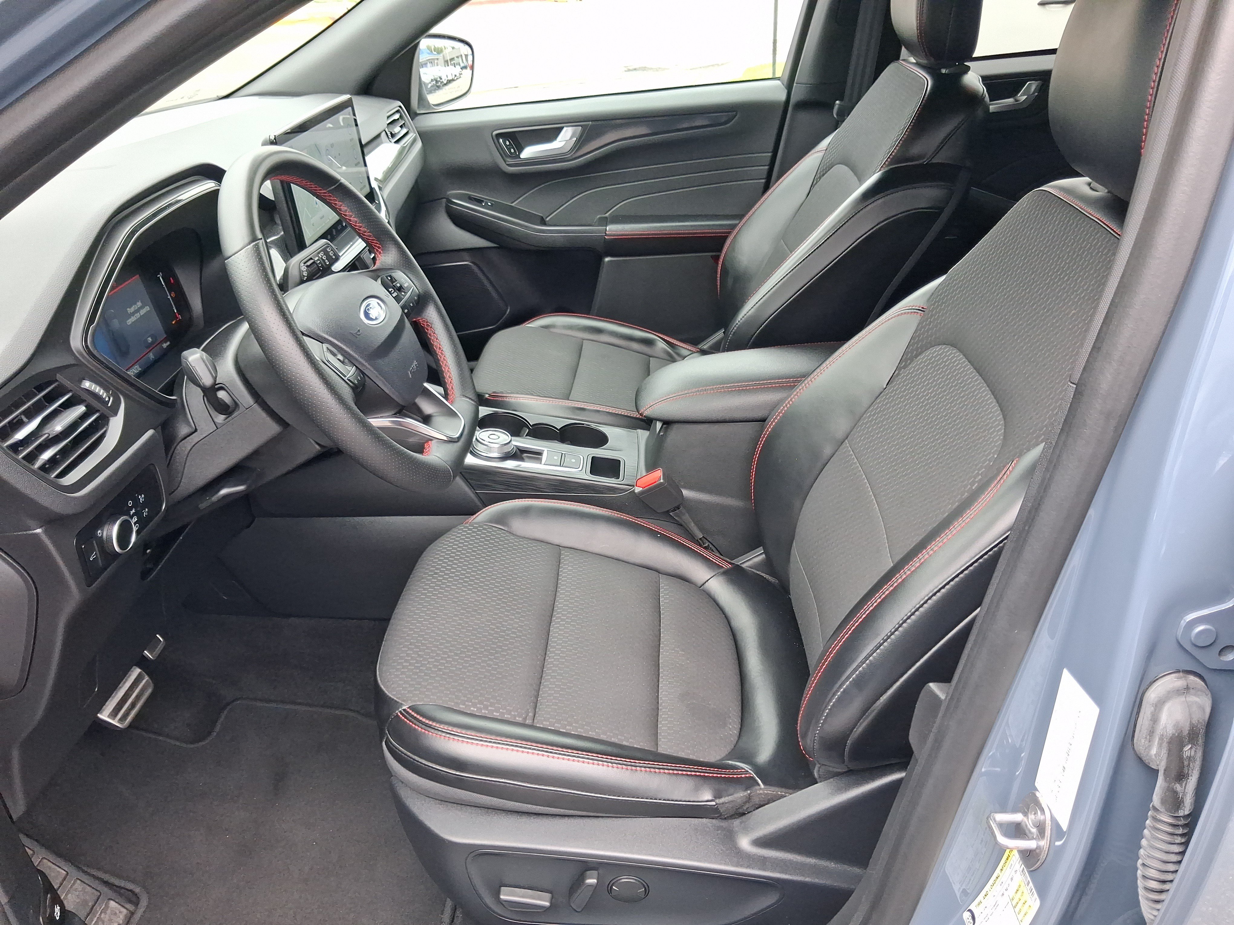 Used 2024 Ford Escape ST-Line w/ Tech Pack #1 FWD image 12