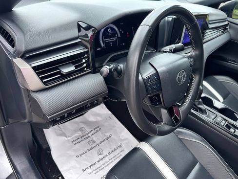 Used 2025 Toyota Camry SE FWD image 15