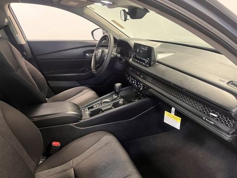 Used 2024 Honda Accord EX image 11