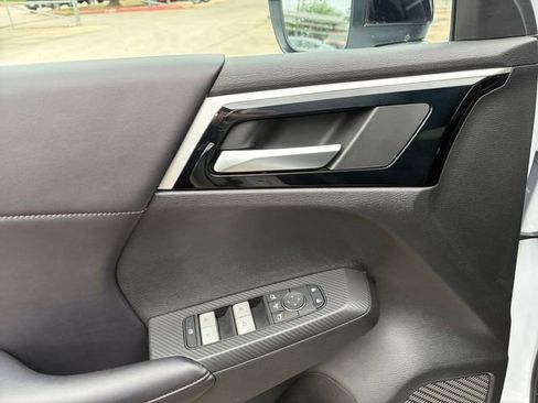 Used 2024 Mitsubishi Outlander SE image 4