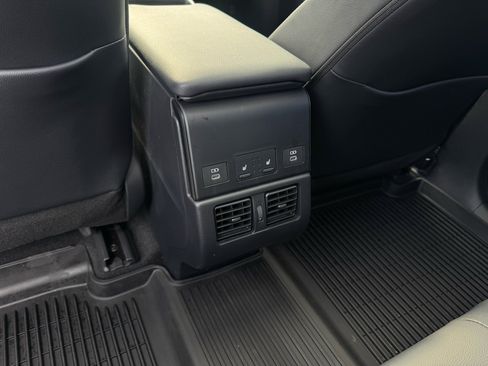 Used 2024 Toyota bZ4X AWD image 19