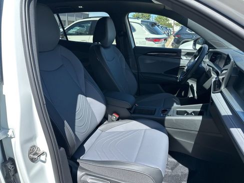 New 2026 Volkswagen Tiguan SE R-Line AWD/4WD image 19