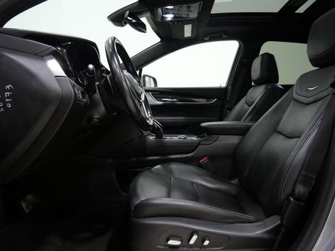 Used 2023 Cadillac XT5 Premium Luxury image 13