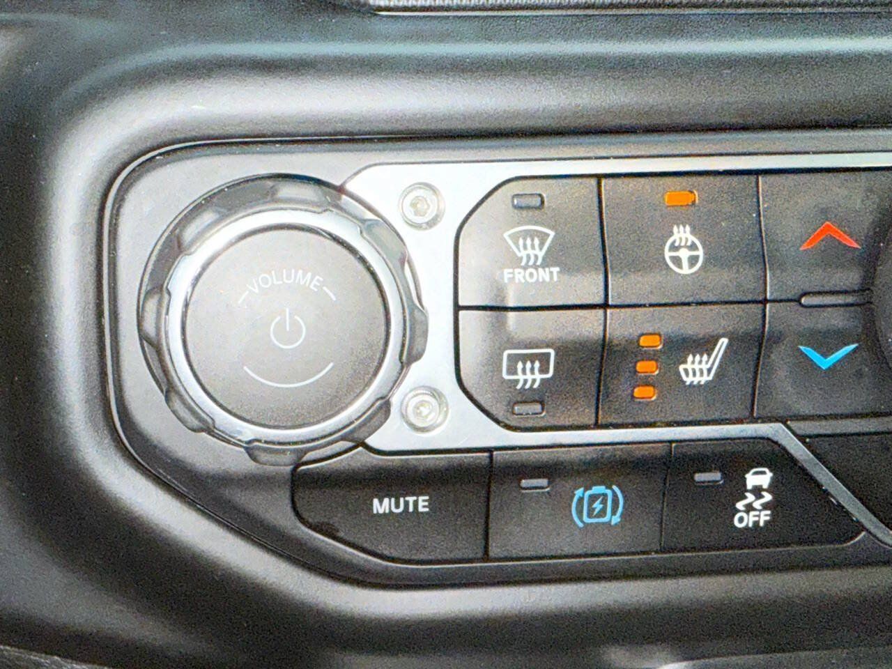 Used 2022 Jeep Wrangler Unlimited Rubicon 4xe w/ Cold Weather Group AWD/4WD image 26