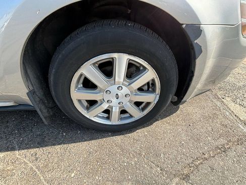 Used 2008 Ford Taurus SEL image 19