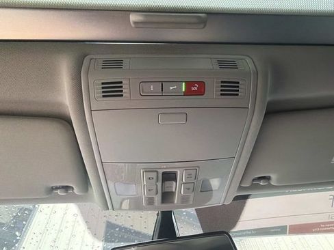 Used 2021 Volkswagen Golf 4-Door FWD image 30