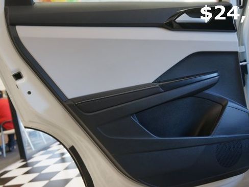 Certified 2025 Volkswagen Taos S image 41