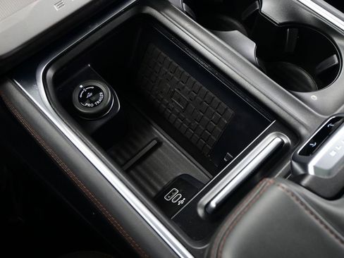 Used 2025 Ford Expedition Active image 24