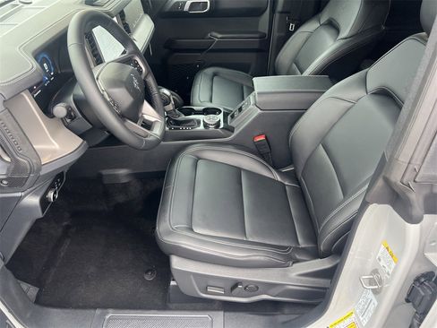 New 2026 Ford Bronco Outer Banks w/ Sasquatch Package image 16