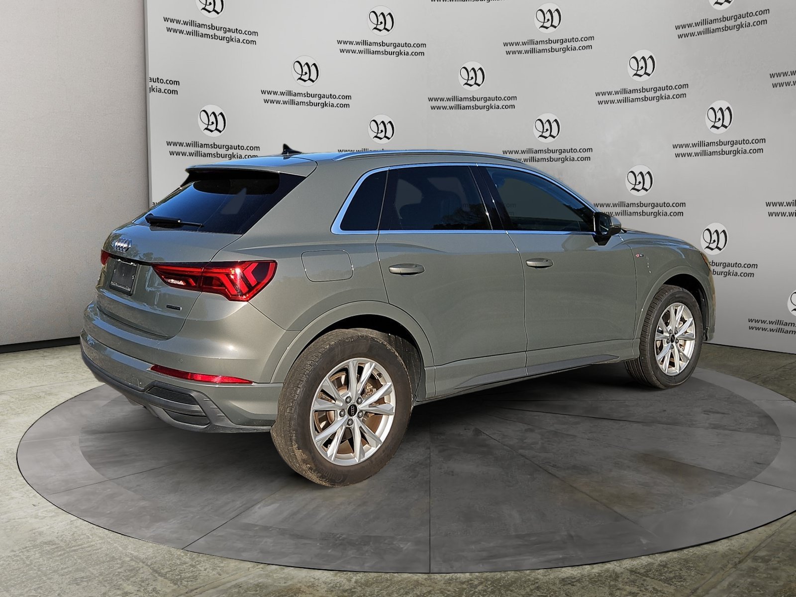 Used 2025 Audi Q3 2.0T Premium AWD/4WD image 5