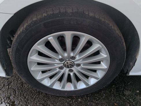 Used 2017 Volkswagen Passat 1.8T SE FWD image 10