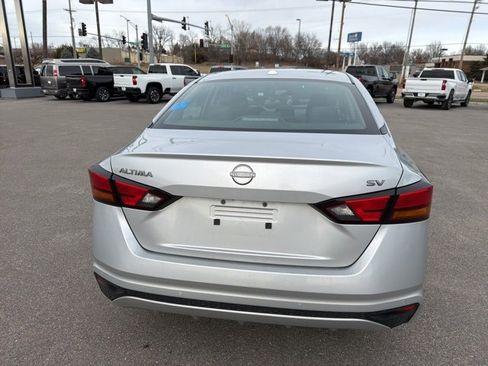 Used 2024 Nissan Altima 2.5 SV image 18