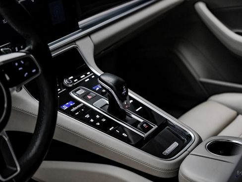 Used 2018 Porsche Panamera Turbo Sport Turismo image 52