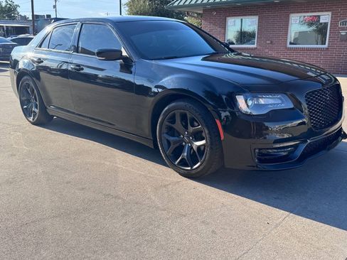 Used 2021 Chrysler 300 S RWD image 3
