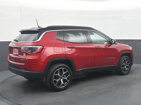 Used 2025 Jeep Compass Limited AWD/4WD image 7