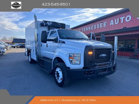 Used 2016 Ford F650 2WD Crew Cab Super Duty image 1
