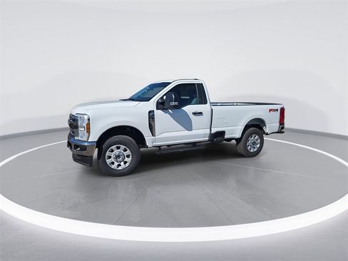 Used 2024 Ford F350 XLT w/ FX4 Off-Road Package image 4