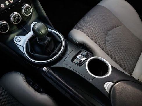 Used 2010 Nissan 370Z Touring image 37