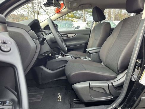 Used 2021 Nissan Rogue Sport S image 12