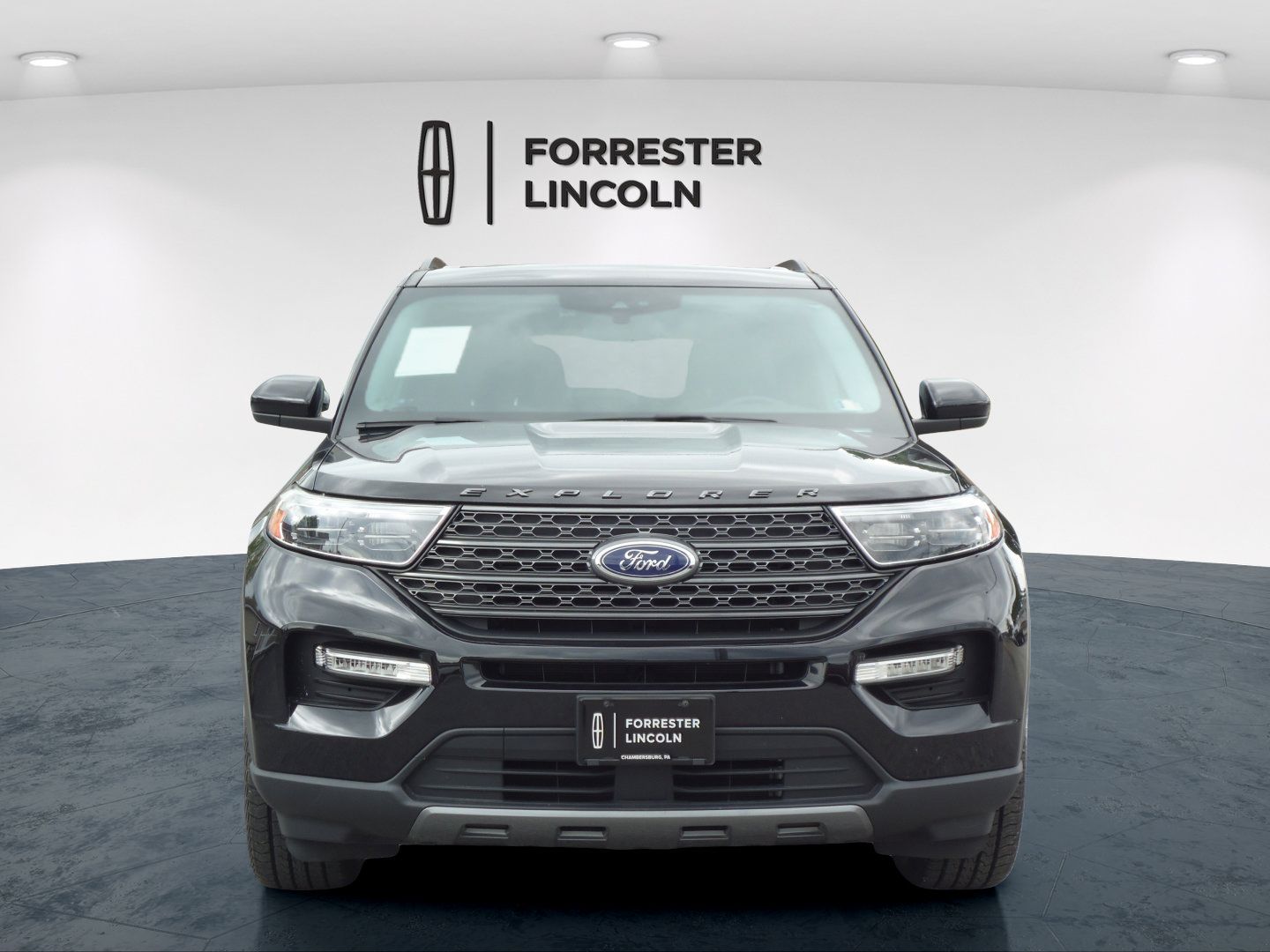 Used 2022 Ford Explorer XLT w/ Equipment Group 202A AWD/4WD image 8