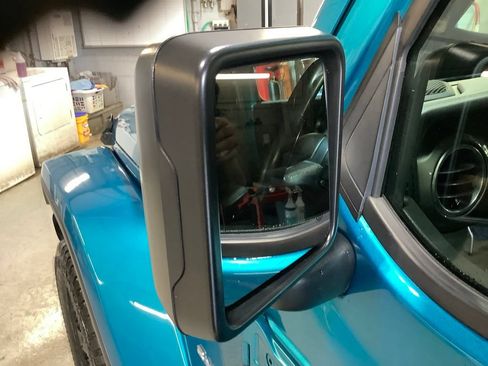 Certified 2019 Jeep Wrangler Unlimited Sahara AWD/4WD image 15