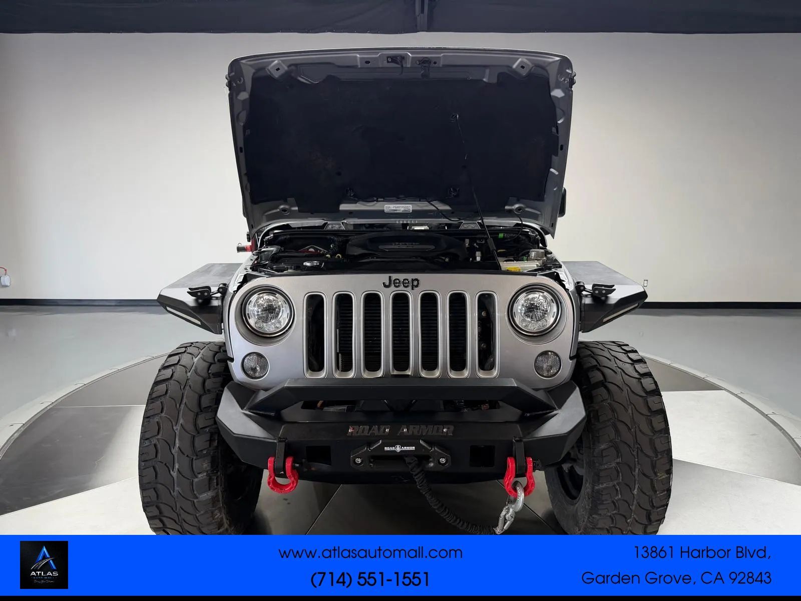 Used 2018 Jeep Wrangler Unlimited Sahara AWD/4WD image 9