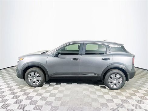 New 2025 Nissan Kicks S image 4